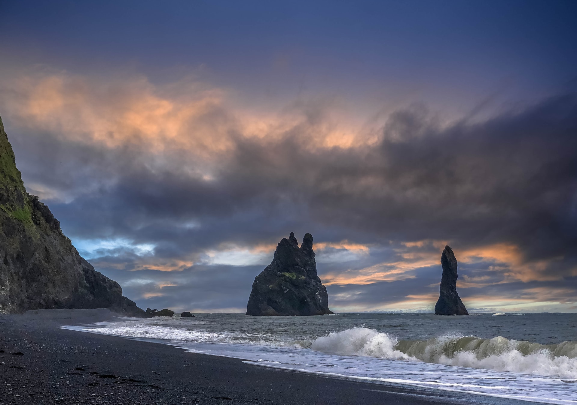 andreas-m-MfBRRdNAyhQ-unsplash